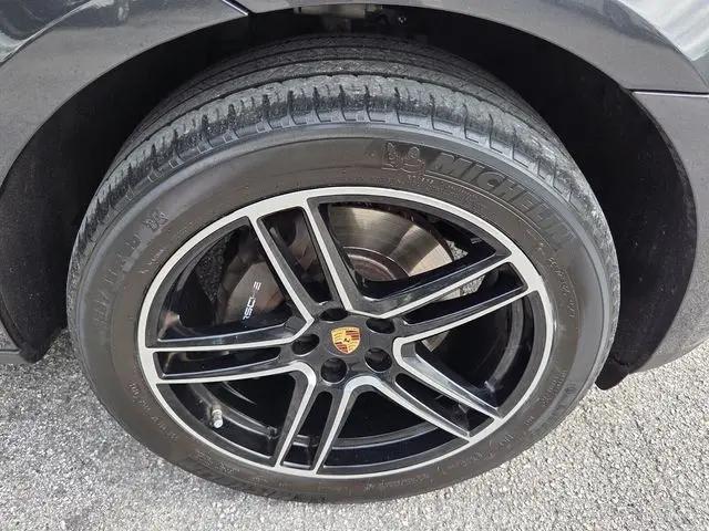 2021 Porsche Macan Macan