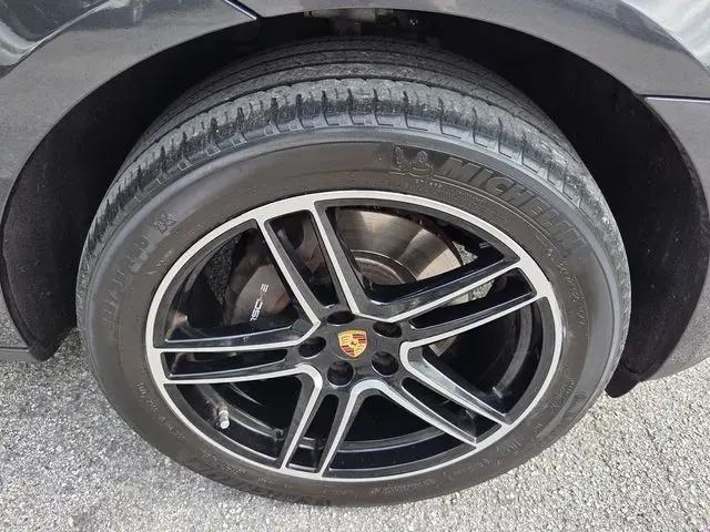 2021 Porsche Macan Macan