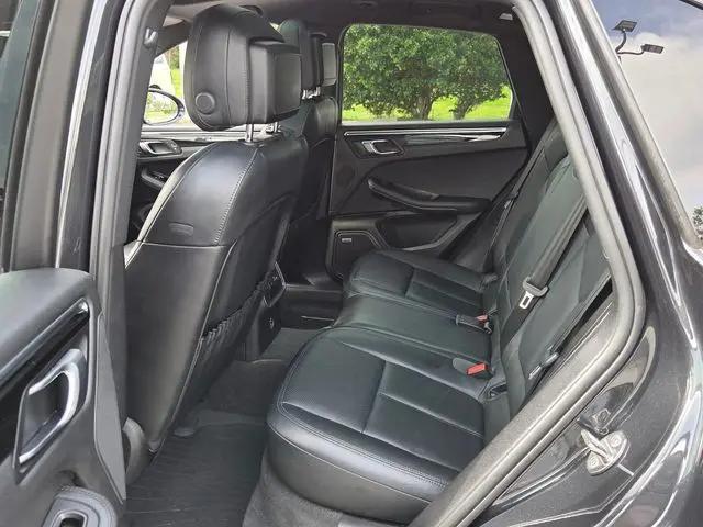 2021 Porsche Macan Macan