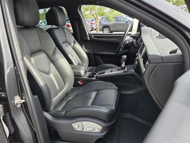 2021 Porsche Macan Macan