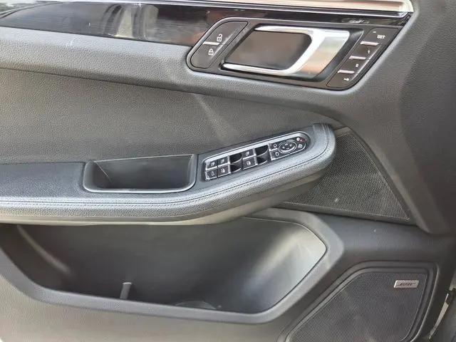 2021 Porsche Macan Macan