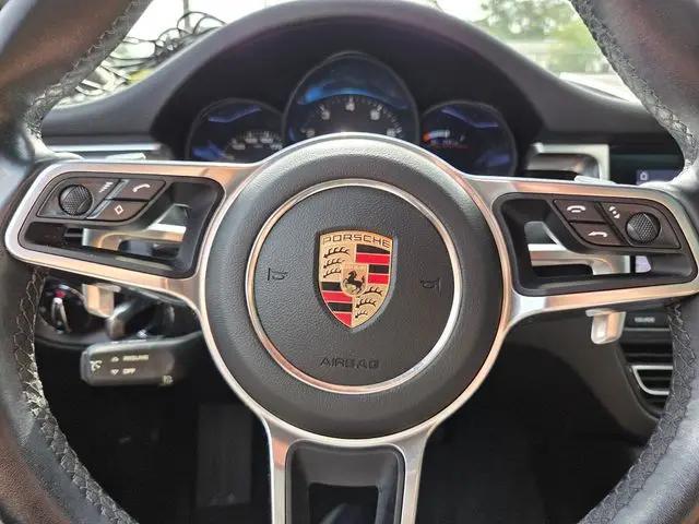 2021 Porsche Macan Macan