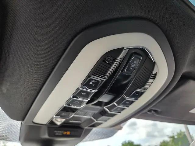 2021 Porsche Macan Macan