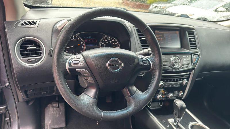 2016 Nissan Pathfinder SV