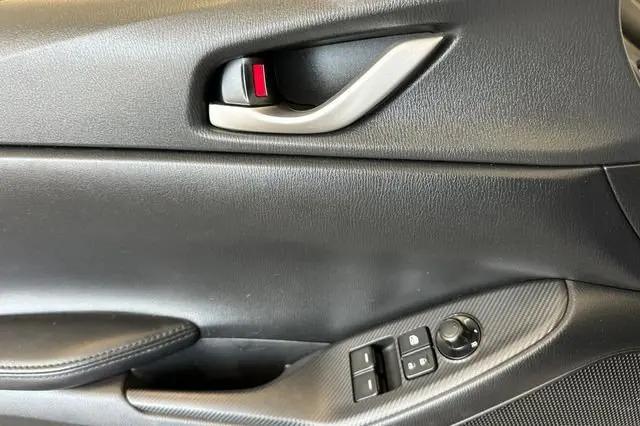 2019 Mazda MX-5 Sport