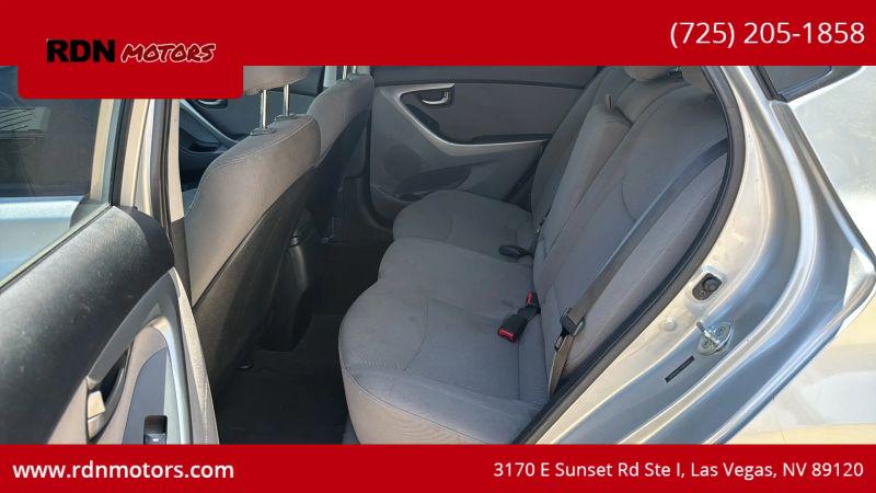 2015 Hyundai Elantra SE