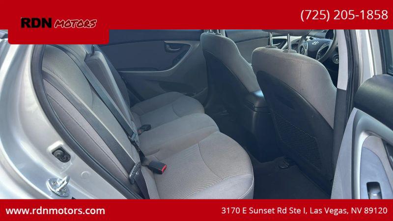 2015 Hyundai Elantra SE