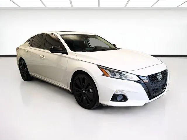 2022 Nissan Altima SR Intelligent AWD
