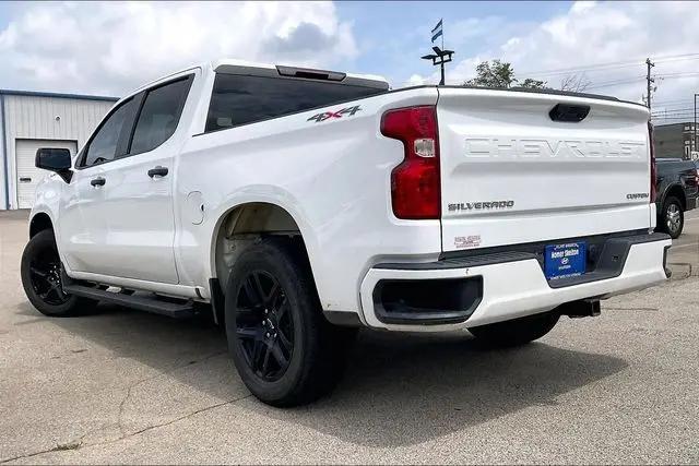 2022 Chevrolet Silverado 1500 4WD Crew Cab Short Bed Custom