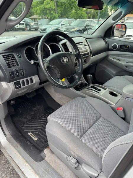 2005 Toyota Tacoma Base V6