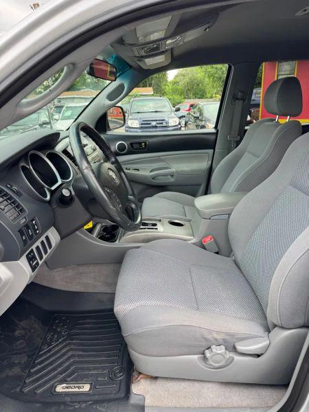 2005 Toyota Tacoma Base V6