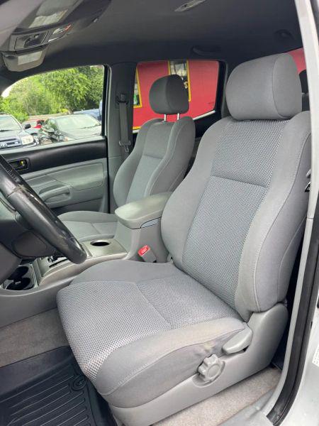 2005 Toyota Tacoma Base V6