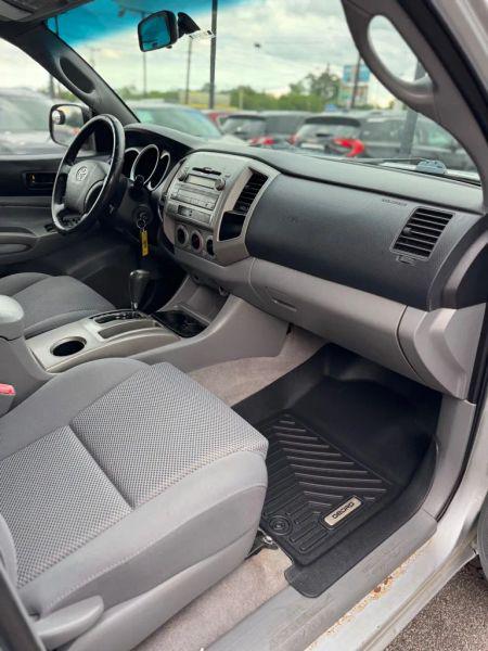 2005 Toyota Tacoma Base V6
