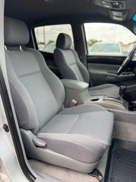 2005 Toyota Tacoma Base V6