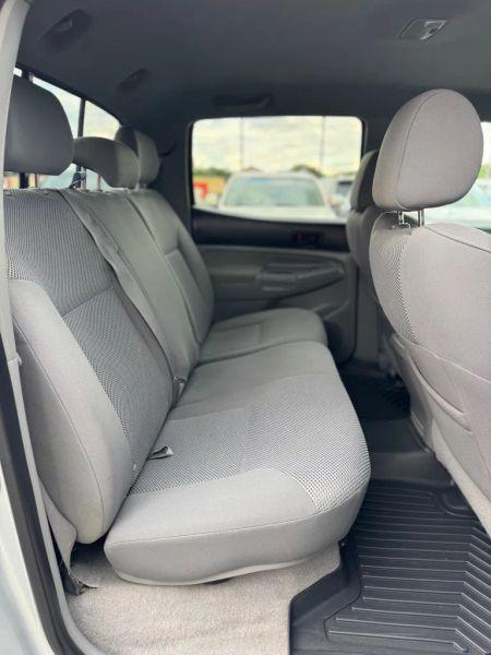 2005 Toyota Tacoma Base V6
