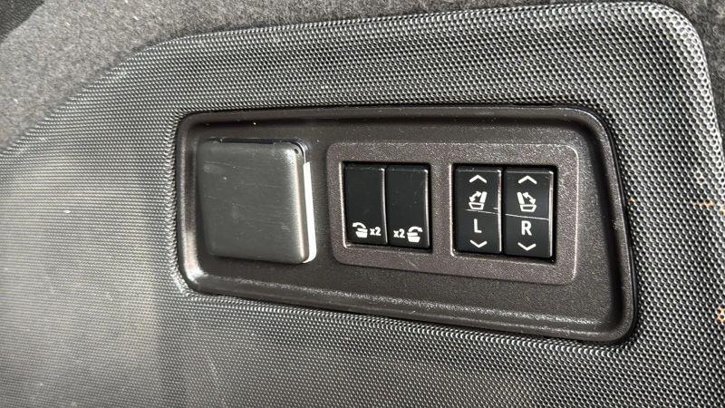 2023 Cadillac Escalade ESV 4WD Sport