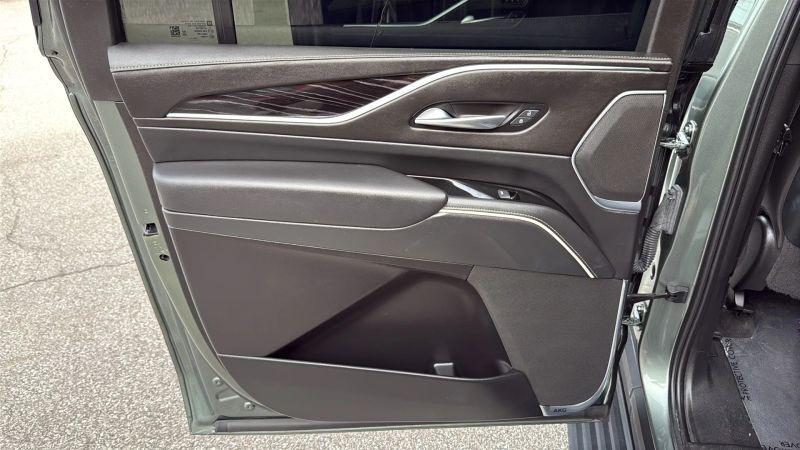 2023 Cadillac Escalade ESV 4WD Sport