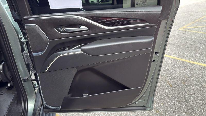 2023 Cadillac Escalade ESV 4WD Sport