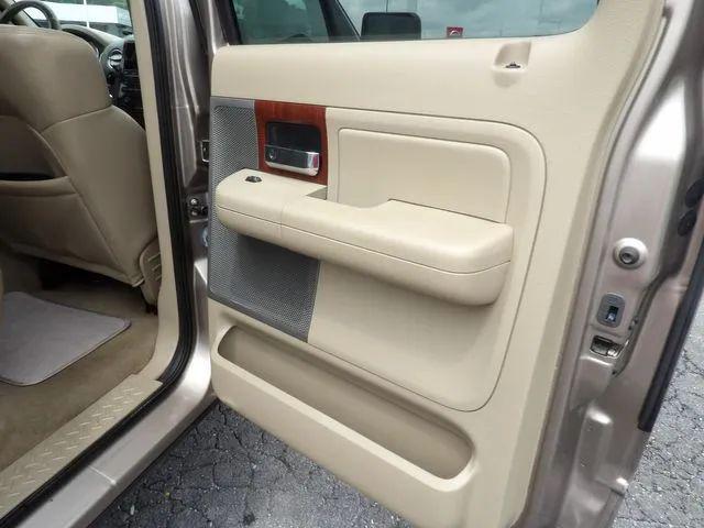2005 Ford F-150 LARIAT