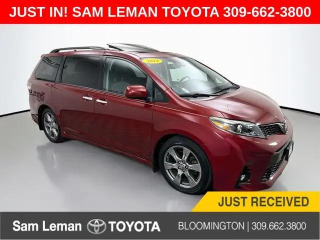 2019 Toyota Sienna SE 8 Passenger for sale in Bloomington, IL