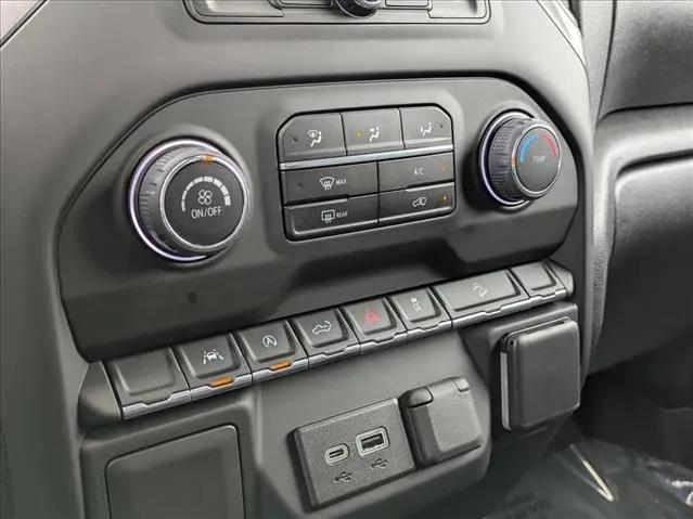 2022 Chevrolet Silverado 1500 4WD Crew Cab Short Bed Custom Trail Boss