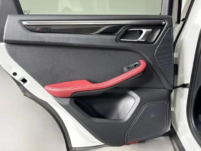 2023 Porsche Macan Macan