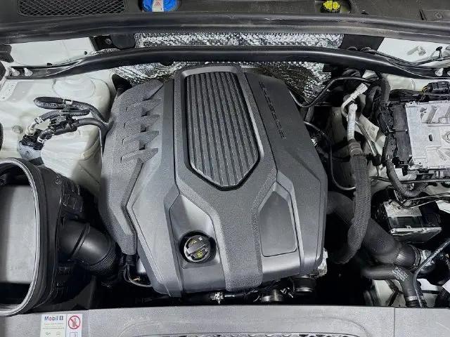 2023 Porsche Macan Macan