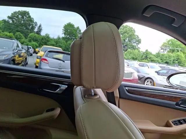 2021 Porsche Macan Macan