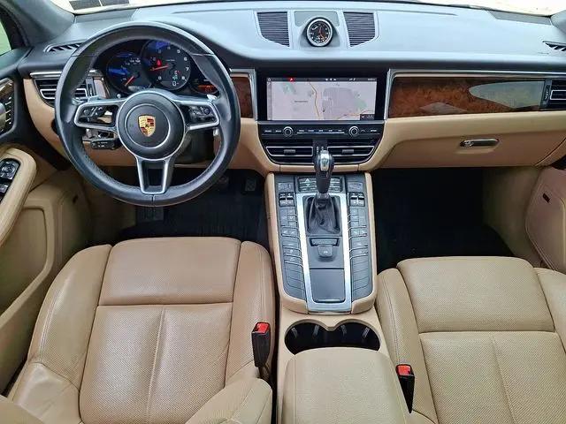 2021 Porsche Macan Macan