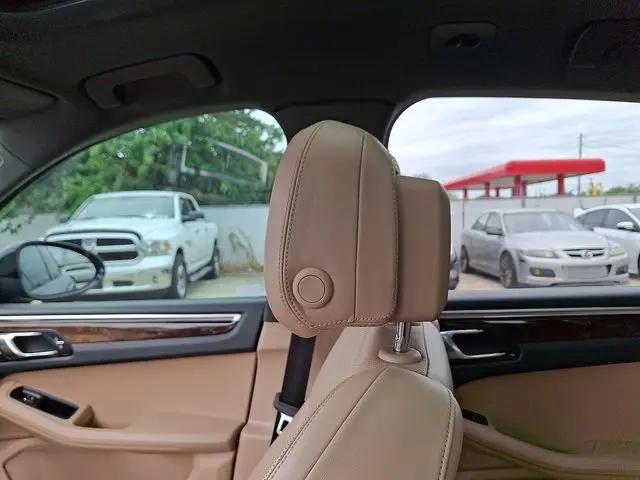 2021 Porsche Macan Macan