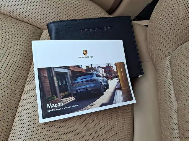 2021 Porsche Macan Macan