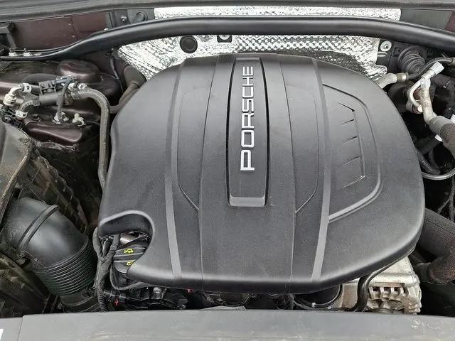2021 Porsche Macan Macan