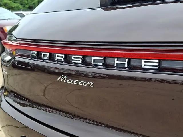 2021 Porsche Macan Macan