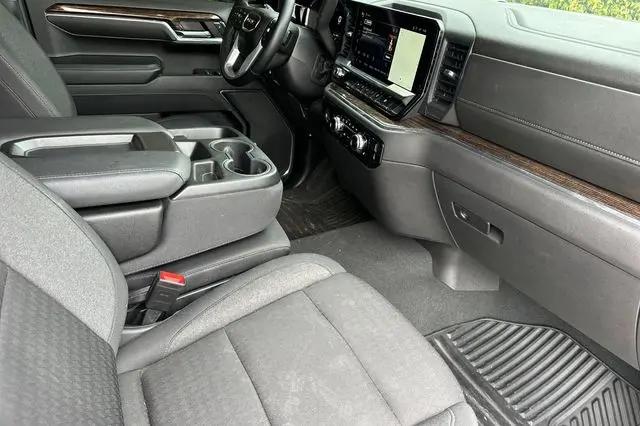 2024 GMC Sierra 1500 4WD Crew Cab Short Box Elevation with 3SB