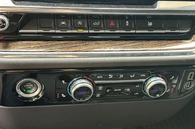 2024 GMC Sierra 1500 4WD Crew Cab Short Box Elevation with 3SB