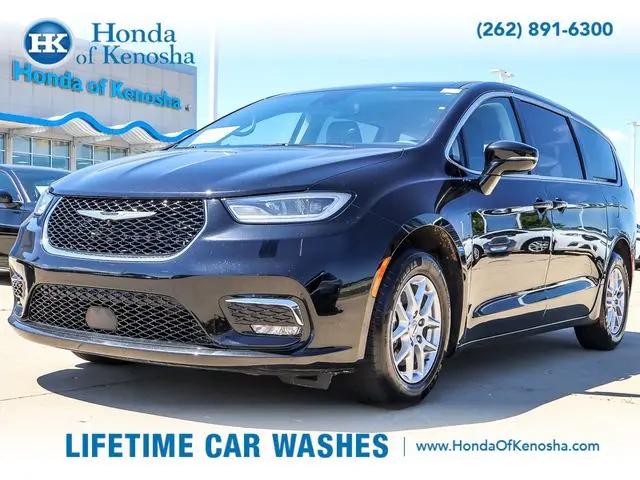 2024 Chrysler Pacifica Touring L for sale in Bristol, WI