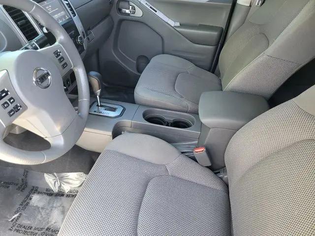 2021 Nissan Frontier Crew Cab SV 4x4