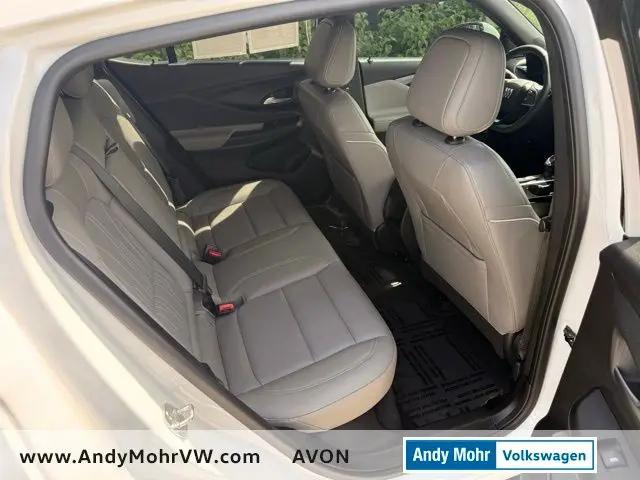2024 Buick NV Avenir FWD