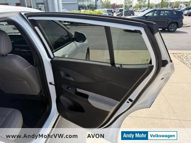 2024 Buick NV Avenir FWD