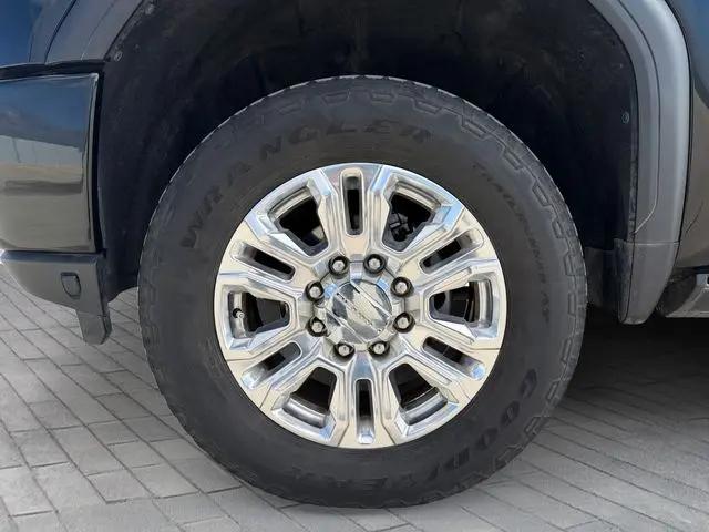 2023 GMC Sierra 2500HD 4WD Crew Cab Standard Bed Denali
