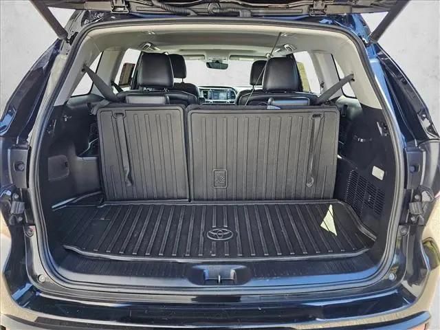 2018 Toyota Highlander SE