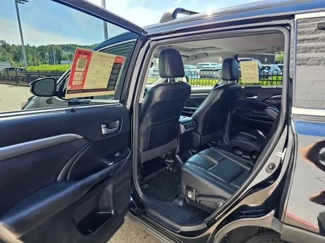 2018 Toyota Highlander SE