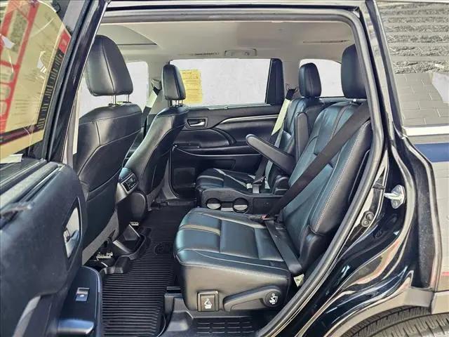 2018 Toyota Highlander SE