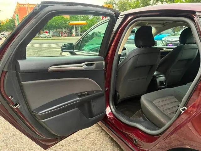 2017 Ford Fusion SE