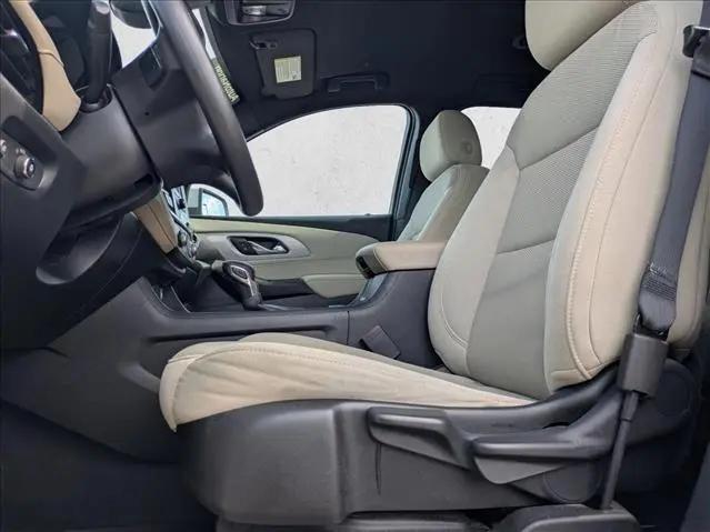 2023 Chevrolet Traverse FWD LS