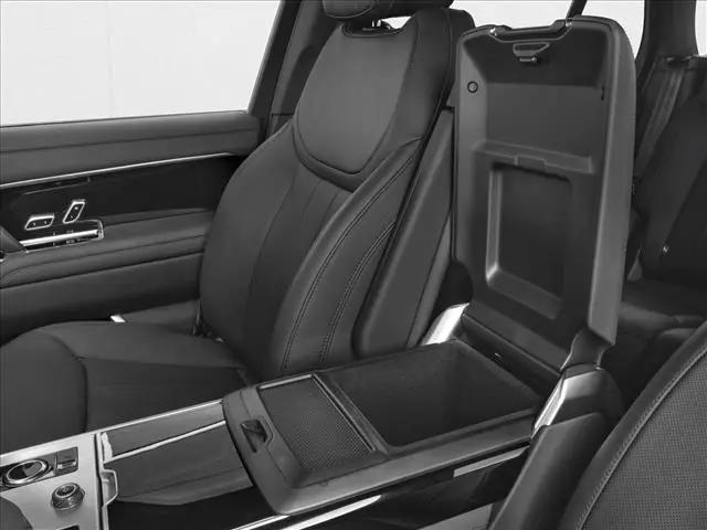 2026 Land Rover Range Rover P530 SE 7 Seat
