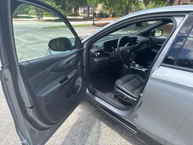 2025 Buick NV Sport Touring FWD
