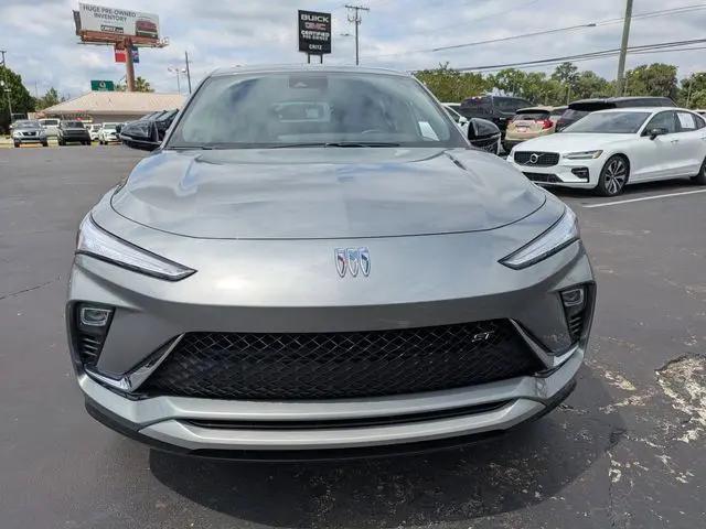 2025 Buick NV Sport Touring FWD