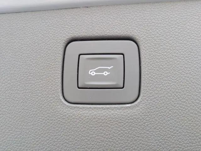 2025 Buick NV Sport Touring FWD