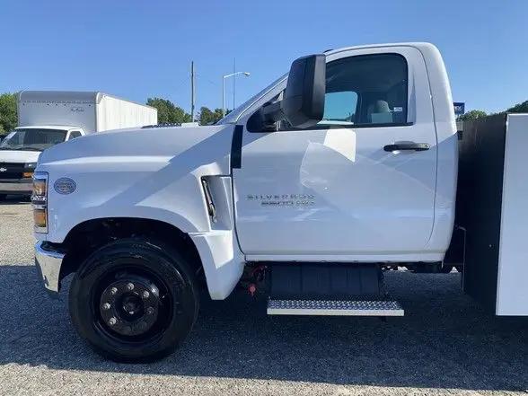 2024 Chevrolet Silverado 6500HD 1WT